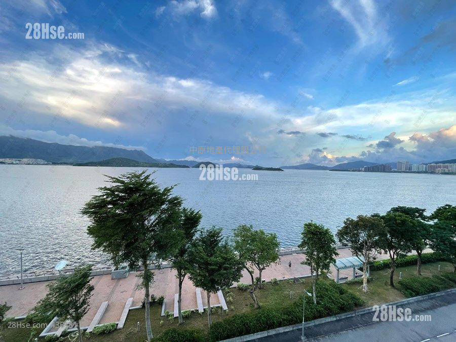 逸珑湾 租盘 4 房 , 4 浴室 2,044 平方尺 ( 189.9 平方米 ) 逸珑湾 租盘 4 房 , 4 浴室 2,044 平方尺 ( 189.9 平方米 )
