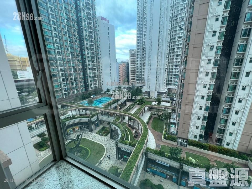 Yuccie Square Sell 2 Bedrooms , 1 Bathroom 429 ft² ( 39.9 m² )