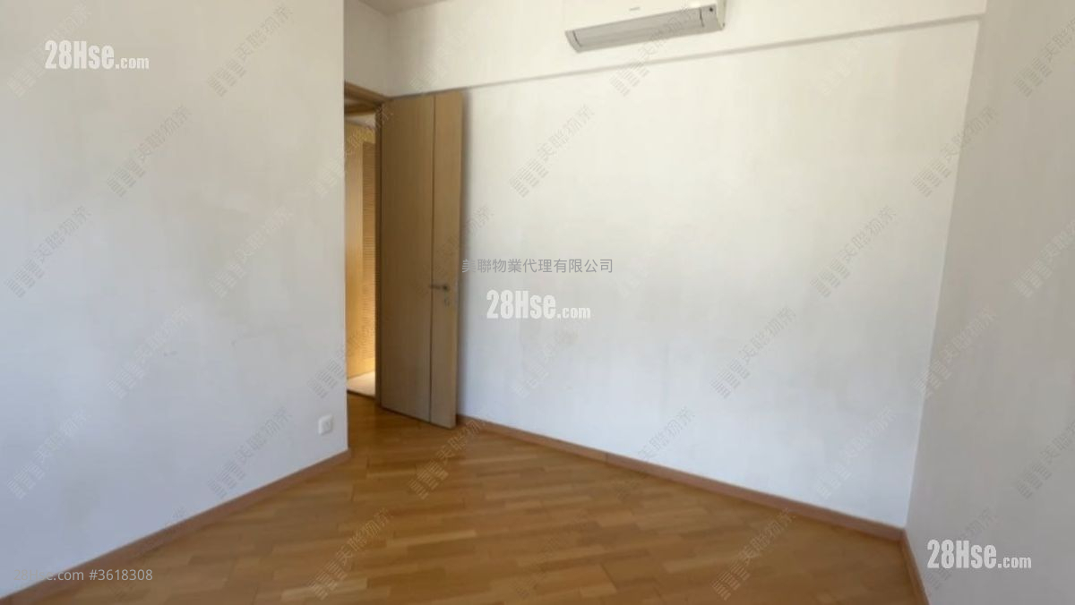 master room: Alto Residences Sell 2 Bedrooms , 1 Bathroom 604 ft² ( 56.1 m² ) master room: Alto Residences Sell 2 Bedrooms , 1 Bathroom 604 ft² ( 56.1 m² )