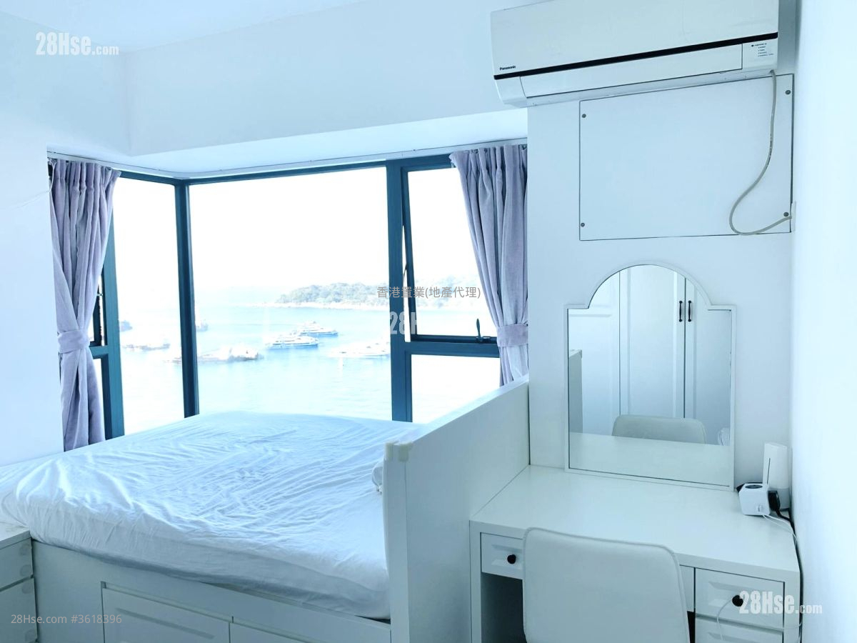 The Long Beach Rental 3 Bedrooms , 2 Bathrooms 842 ft² ( 78.2 m² ) The Long Beach Rental 3 Bedrooms , 2 Bathrooms 842 ft² ( 78.2 m² )