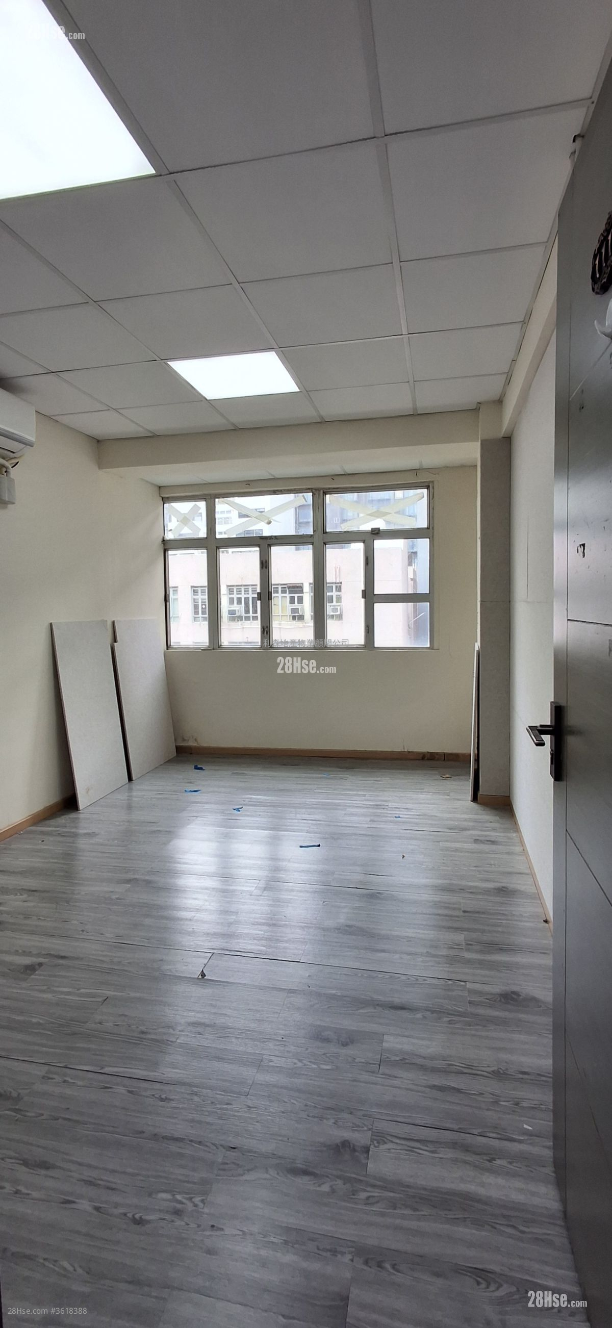 Ka Wing Factory Building Rental 140 ft² ( 13.0 m² ) Ka Wing Factory Building Rental 140 ft² ( 13.0 m² )