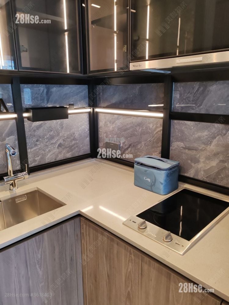 Cullinan Sky Rental 2 Bedrooms , 1 Bathroom 437 ft² ( 40.6 m² )