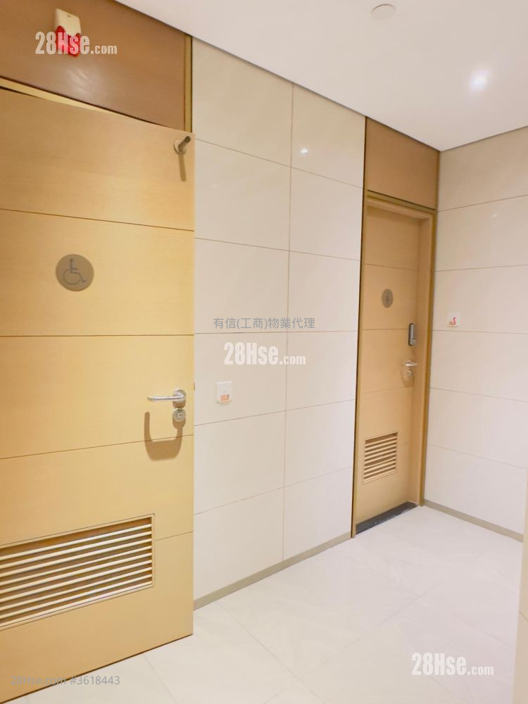 The Globe Rental 1 Toilet 916 ft² ( 85.1 m² ) The Globe Rental 1 Toilet 916 ft² ( 85.1 m² )