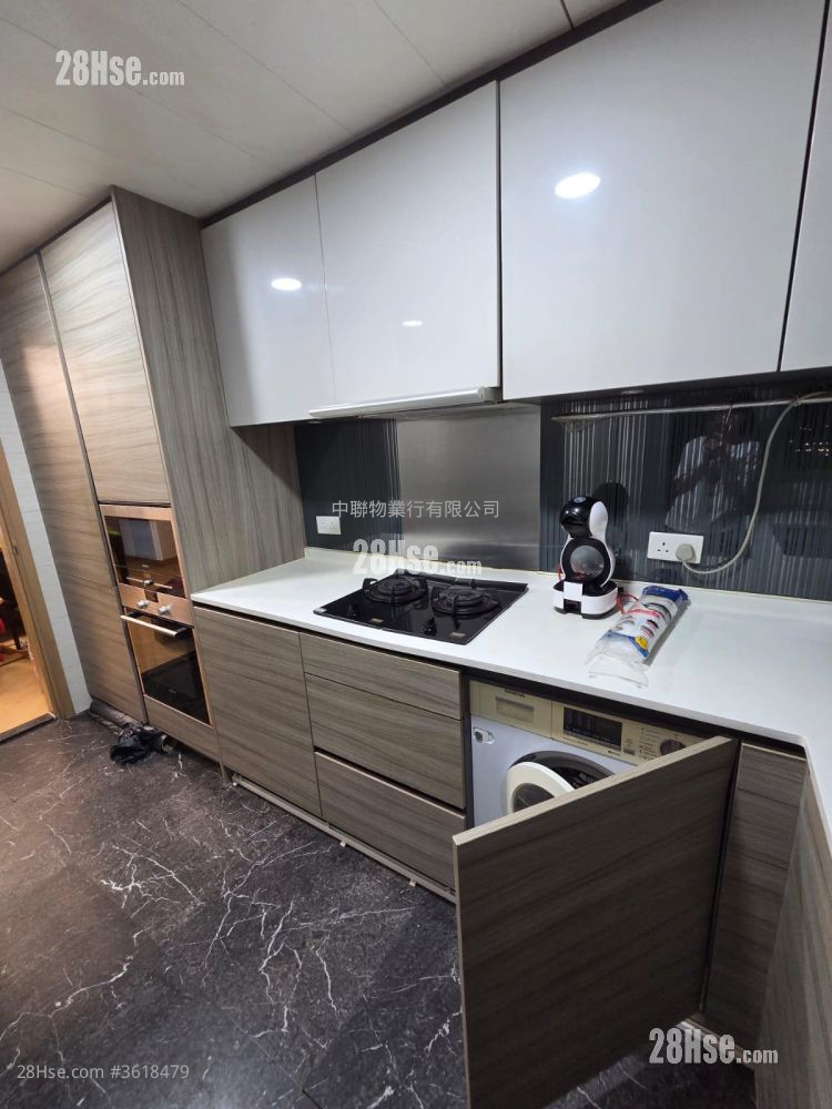 The Riverpark Rental 3 Bedrooms , 3 Bathrooms 825 ft² ( 76.6 m² ) The Riverpark Rental 3 Bedrooms , 3 Bathrooms 825 ft² ( 76.6 m² )