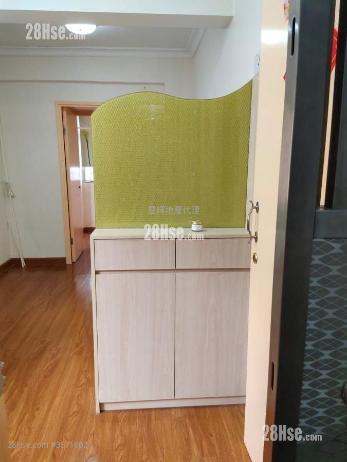 Yen Ya Building Sell 2 Bedrooms , 1 Bathroom 330 ft² ( 30.7 m² )