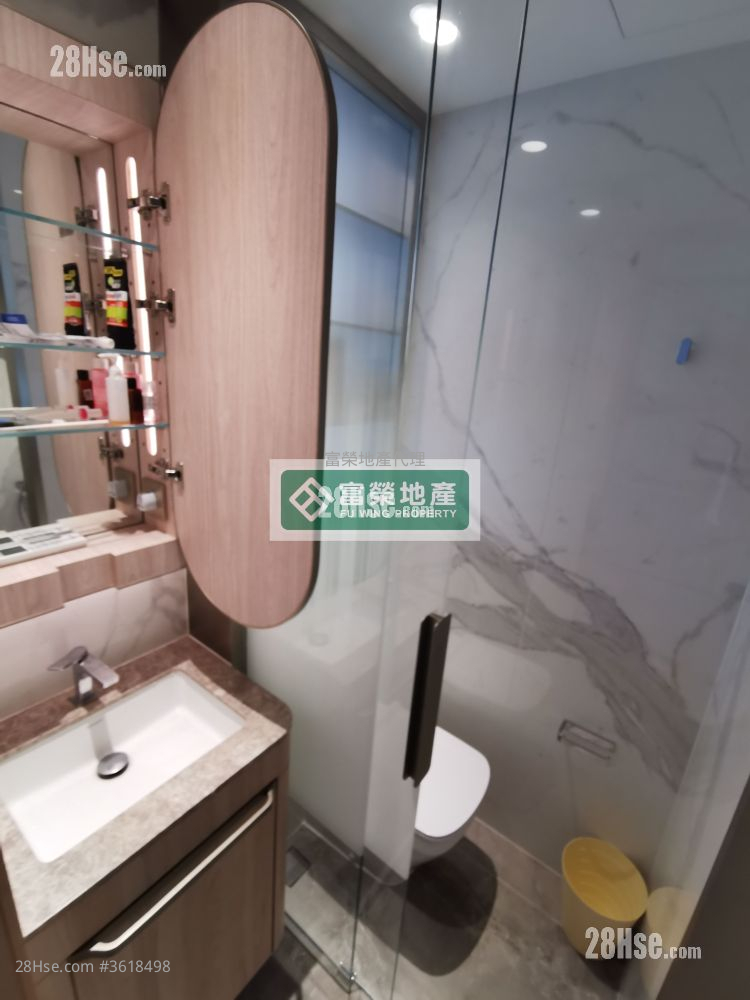 Vau Residence Rental Studio , 1 Bathroom 210 ft² ( 19.5 m² ) Vau Residence Rental Studio , 1 Bathroom 210 ft² ( 19.5 m² )