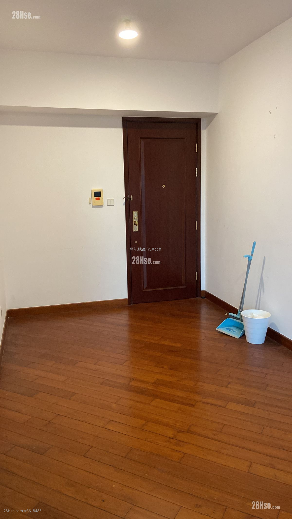 Park Metropolitan Rental 2 Bedrooms , 1 Bathroom 546 ft² ( 50.7 m² ) Park Metropolitan Rental 2 Bedrooms , 1 Bathroom 546 ft² ( 50.7 m² )
