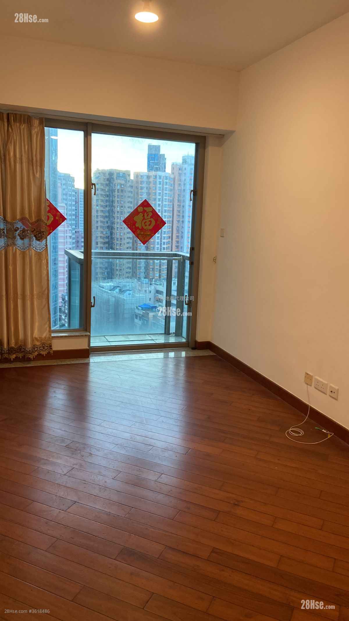 Park Metropolitan Rental 2 Bedrooms , 1 Bathroom 546 ft² ( 50.7 m² ) Park Metropolitan Rental 2 Bedrooms , 1 Bathroom 546 ft² ( 50.7 m² )