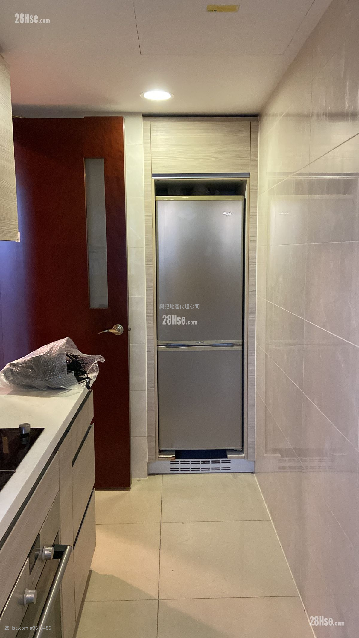 Park Metropolitan Rental 2 Bedrooms , 1 Bathroom 546 ft² ( 50.7 m² ) Park Metropolitan Rental 2 Bedrooms , 1 Bathroom 546 ft² ( 50.7 m² )