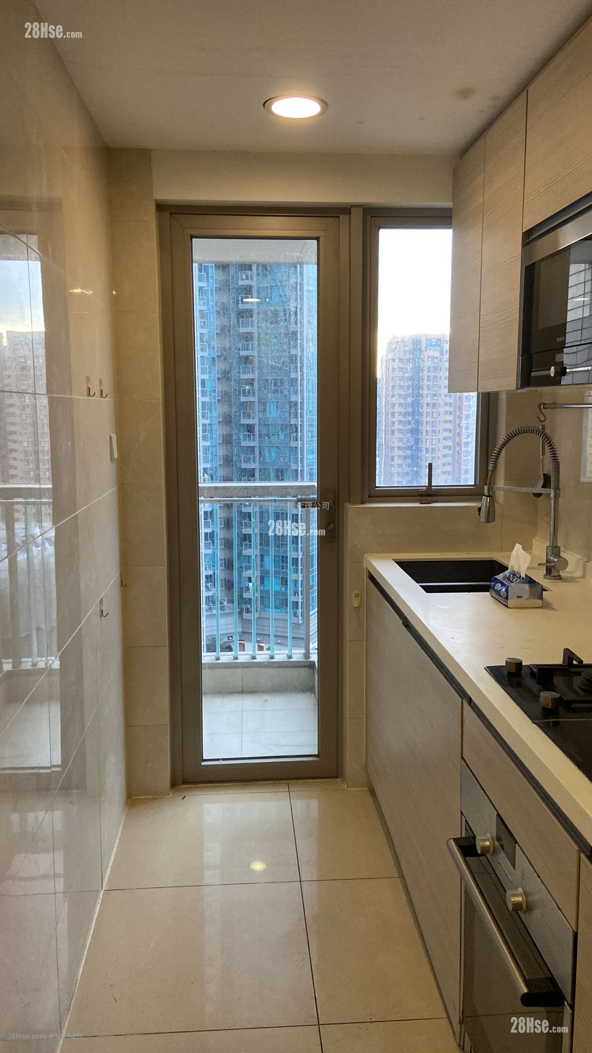Park Metropolitan Rental 2 Bedrooms , 1 Bathroom 546 ft² ( 50.7 m² ) Park Metropolitan Rental 2 Bedrooms , 1 Bathroom 546 ft² ( 50.7 m² )