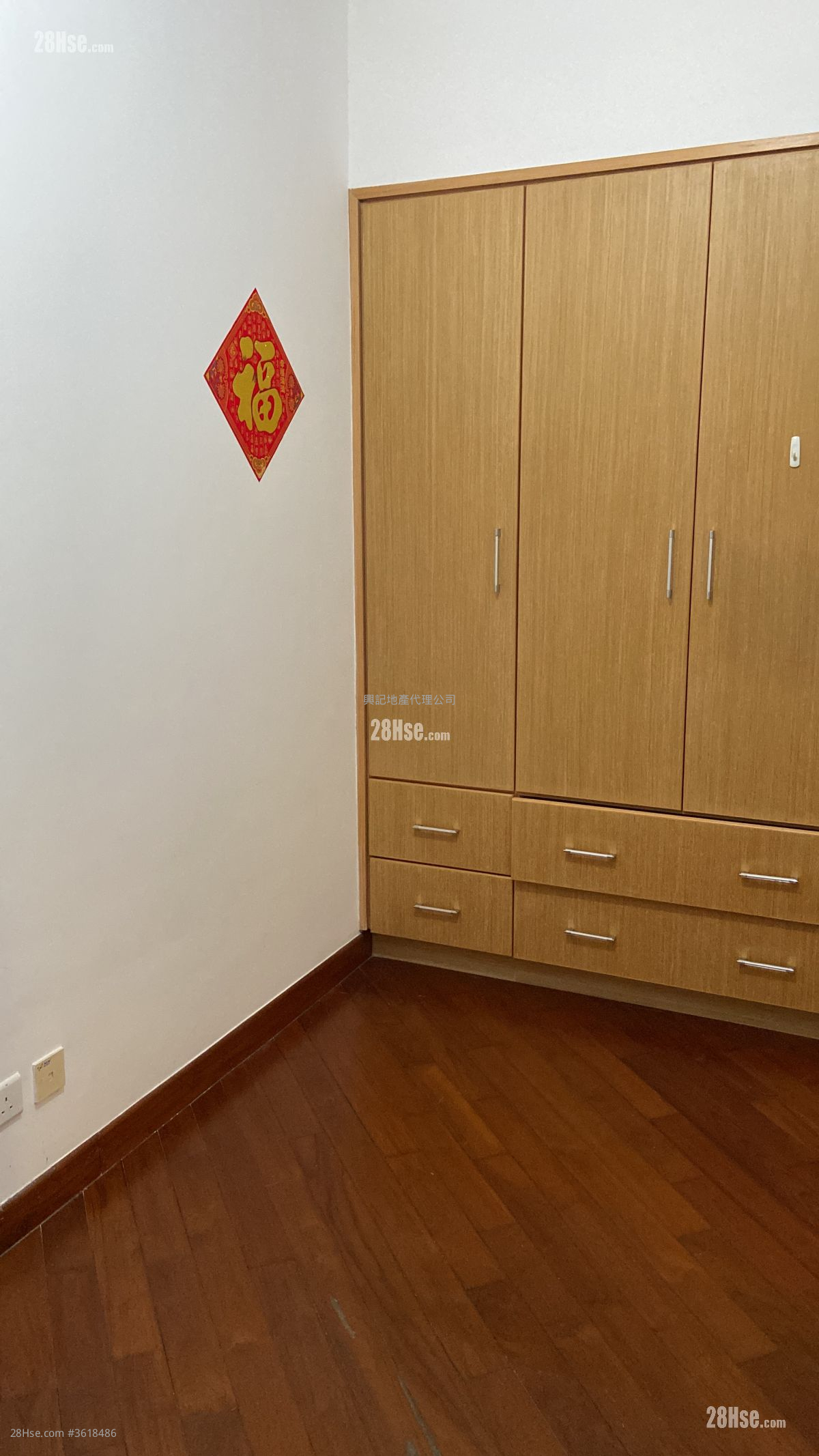 Park Metropolitan Rental 2 Bedrooms , 1 Bathroom 546 ft² ( 50.7 m² ) Park Metropolitan Rental 2 Bedrooms , 1 Bathroom 546 ft² ( 50.7 m² )