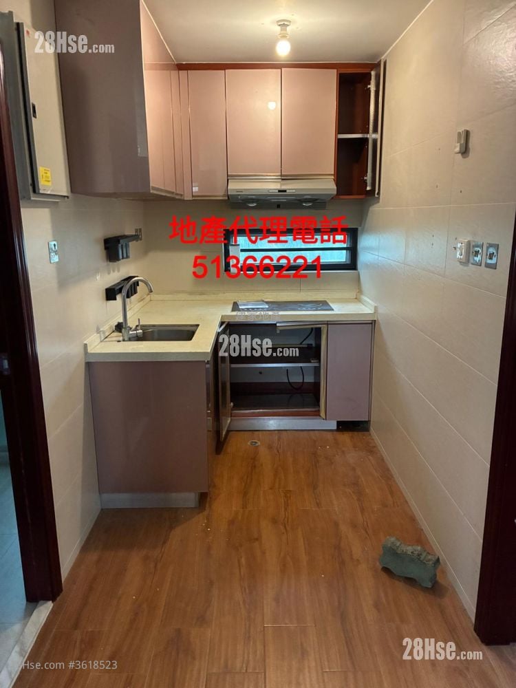 Village Rental 3 Bedrooms , 2 Bathrooms 700 ft² ( 65.0 m² ) Village Rental 3 Bedrooms , 2 Bathrooms 700 ft² ( 65.0 m² )