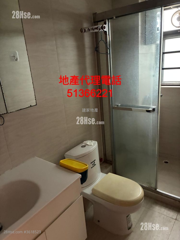 Village Rental 3 Bedrooms , 2 Bathrooms 700 ft² ( 65.0 m² ) Village Rental 3 Bedrooms , 2 Bathrooms 700 ft² ( 65.0 m² )