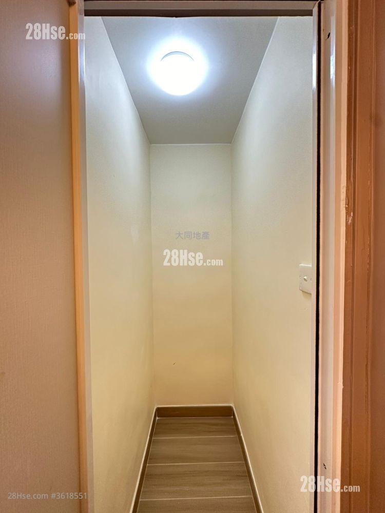 Mei Foo Sun Chuen Rental 662 ft² ( 61.5 m² ) Mei Foo Sun Chuen Rental 662 ft² ( 61.5 m² )