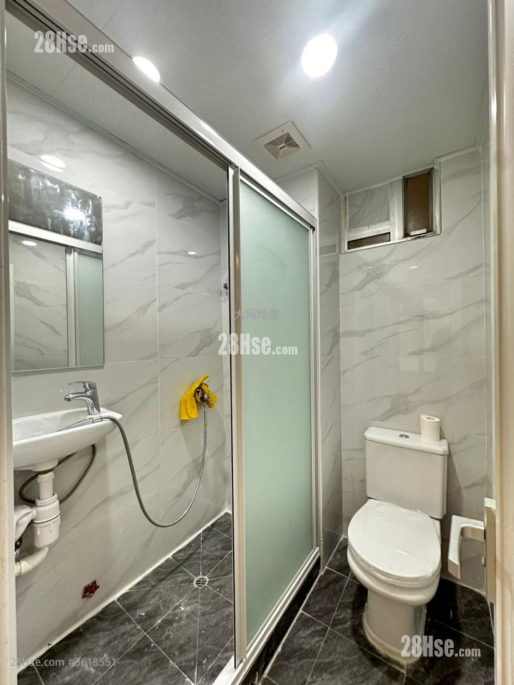 Mei Foo Sun Chuen Rental 662 ft² ( 61.5 m² ) Mei Foo Sun Chuen Rental 662 ft² ( 61.5 m² )