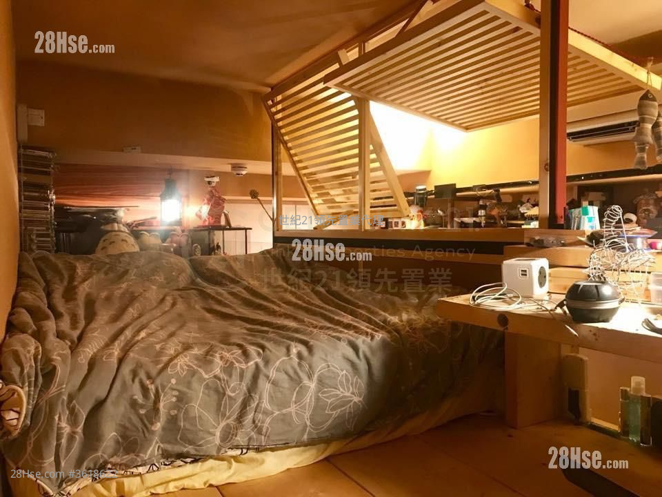 My Place Rental Studio , 1 Bathroom 240 ft² ( 22.3 m² ) My Place Rental Studio , 1 Bathroom 240 ft² ( 22.3 m² )