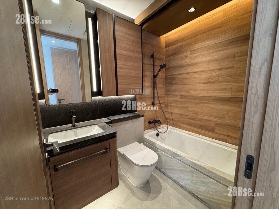Onmantin Rental 3 Bedrooms , 2 Bathrooms 797 ft² ( 74.0 m² ) Onmantin Rental 3 Bedrooms , 2 Bathrooms 797 ft² ( 74.0 m² )