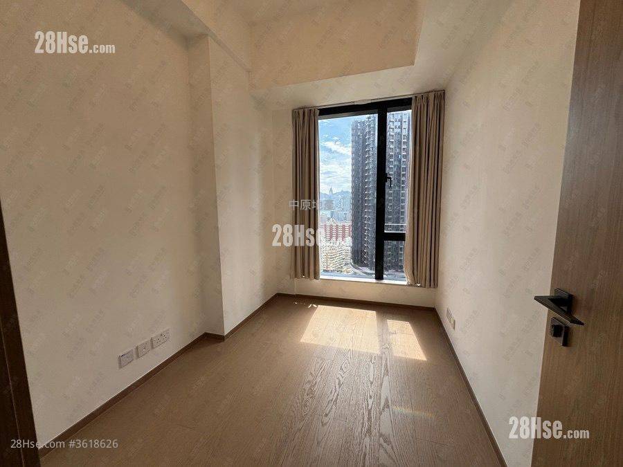 Onmantin Rental 3 Bedrooms , 2 Bathrooms 797 ft² ( 74.0 m² ) Onmantin Rental 3 Bedrooms , 2 Bathrooms 797 ft² ( 74.0 m² )