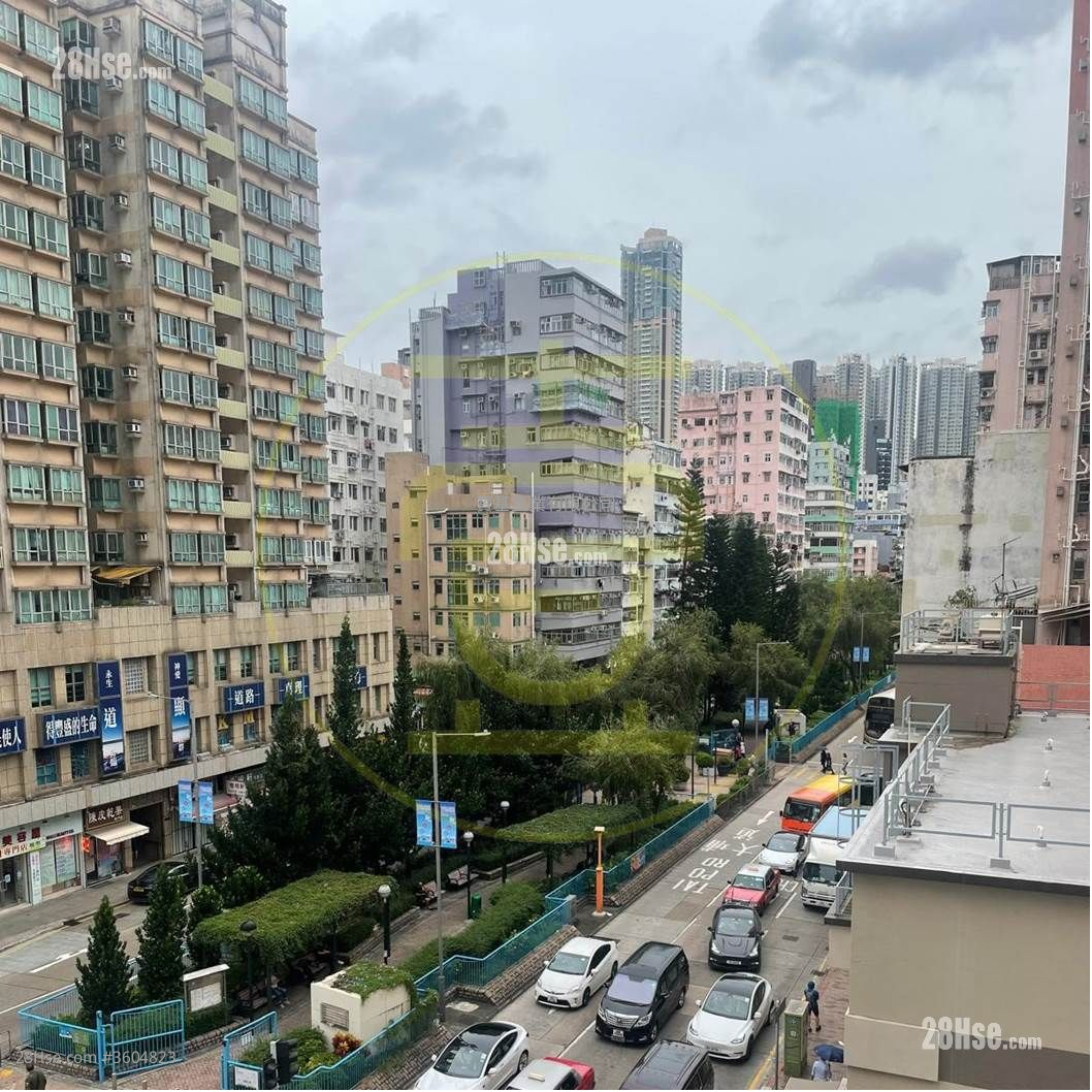 钻石楼 售盘 3 房 , 3 浴室 565 平方尺 ( 52.5 平方米 )