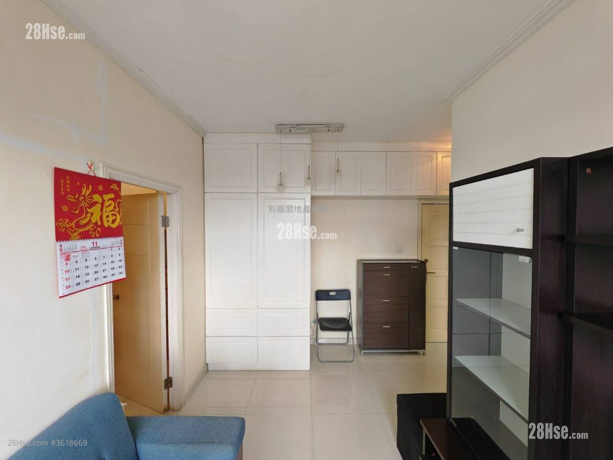 Ching Wah Court Sell 2 Bedrooms , 1 Bathroom 363 ft² ( 33.7 m² ) Ching Wah Court Sell 2 Bedrooms , 1 Bathroom 363 ft² ( 33.7 m² )