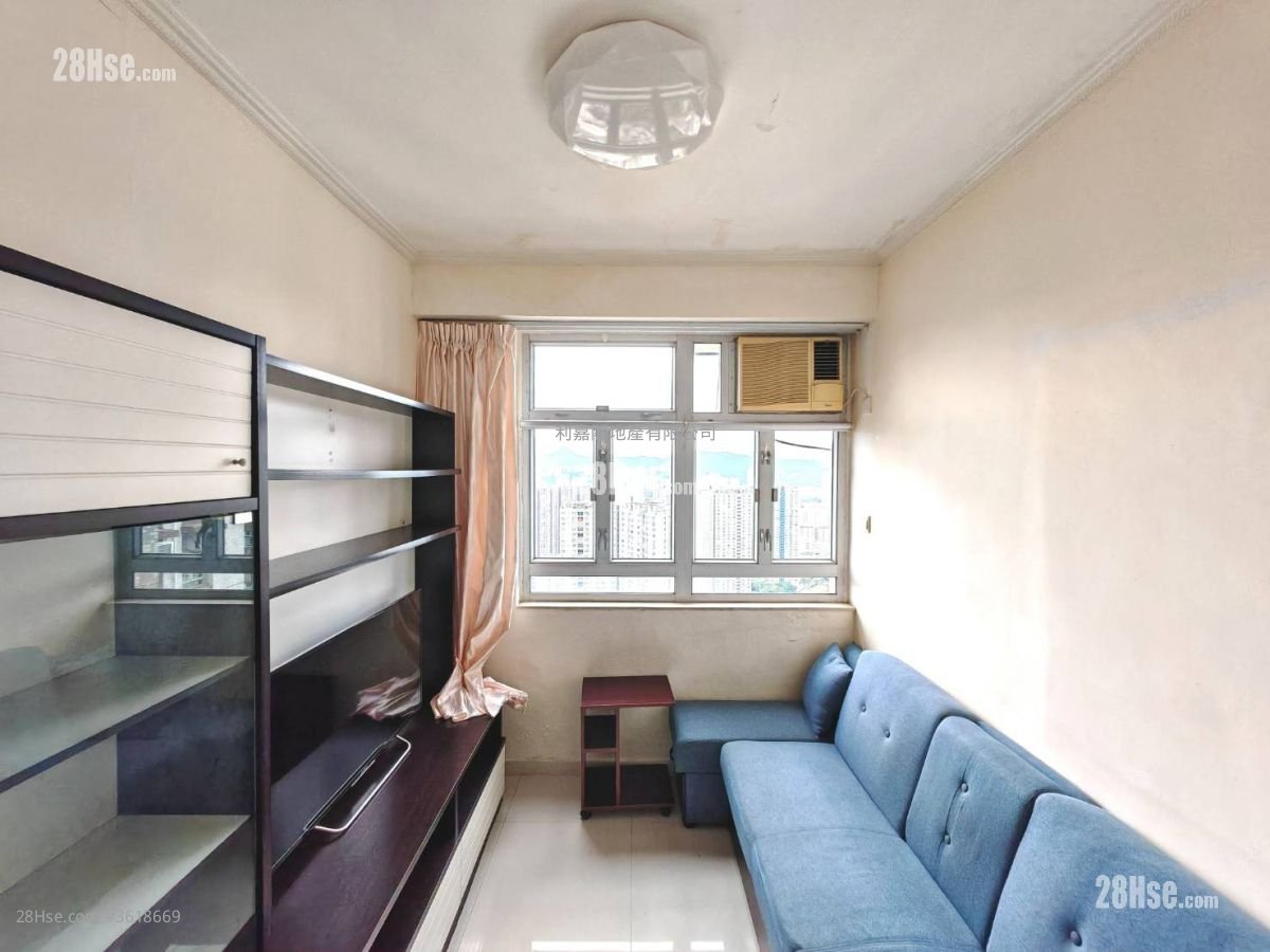 Ching Wah Court Sell 2 Bedrooms , 1 Bathroom 363 ft² ( 33.7 m² ) Ching Wah Court Sell 2 Bedrooms , 1 Bathroom 363 ft² ( 33.7 m² )
