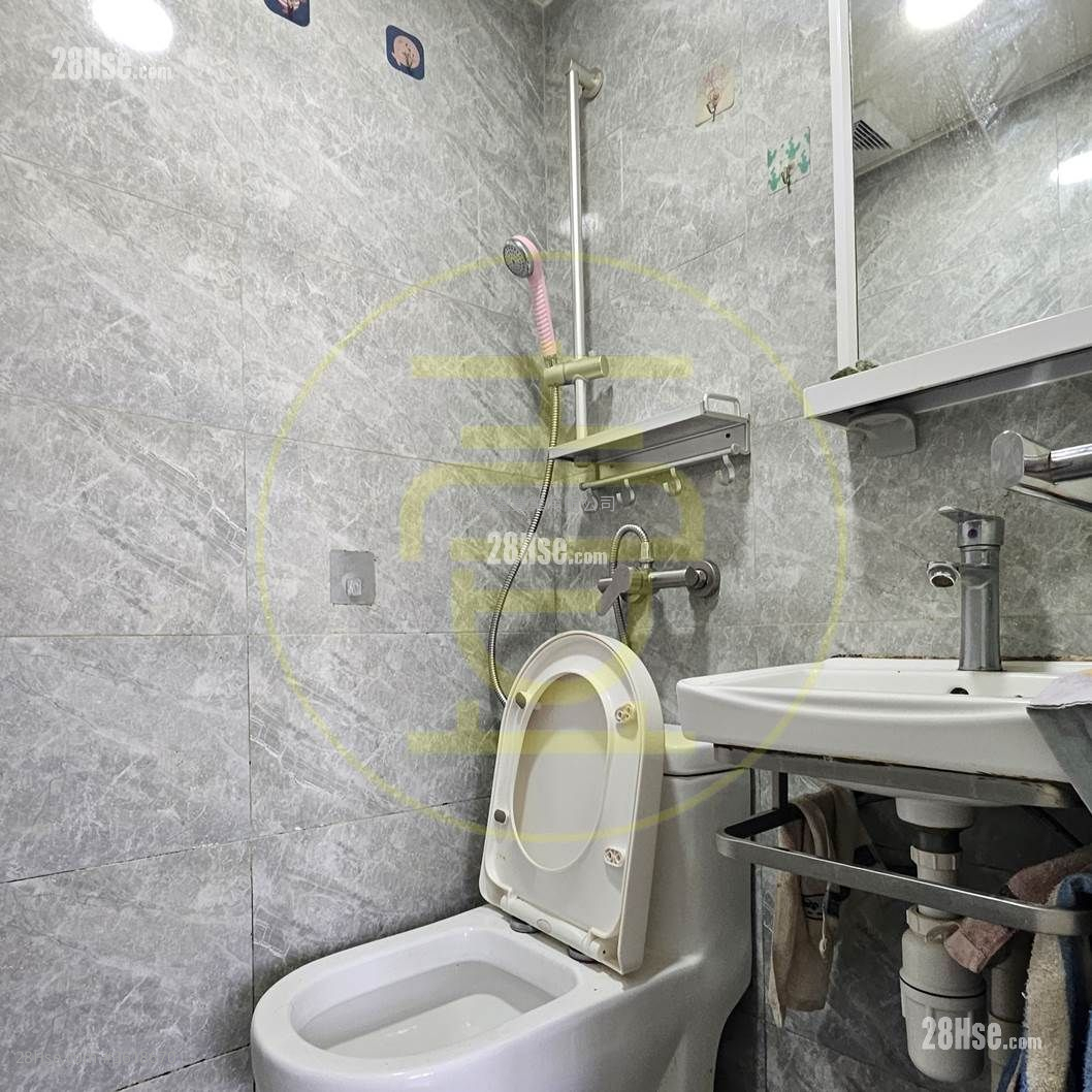 Cheong Lok Building Rental 1 Bedroom , 1 Bathroom 150 ft² ( 13.9 m² ) Cheong Lok Building Rental 1 Bedroom , 1 Bathroom 150 ft² ( 13.9 m² )
