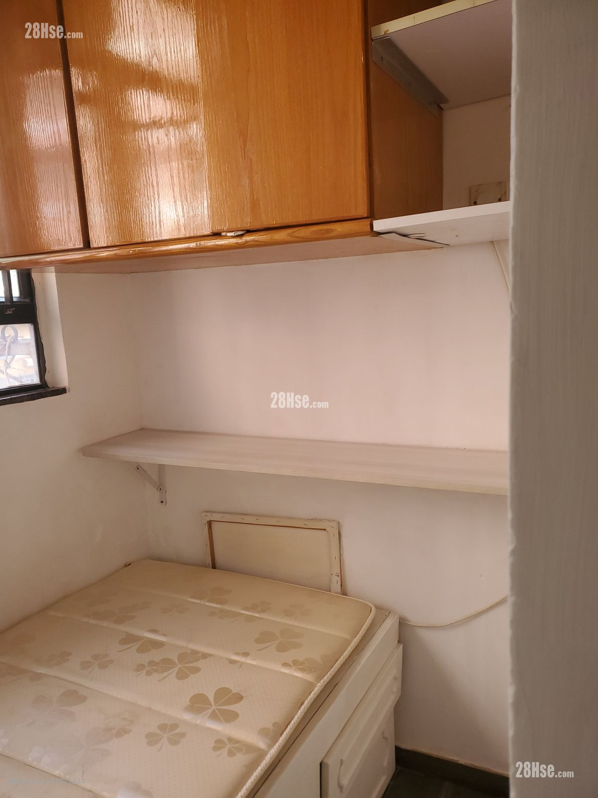 兴达大厦 租盘 4 房 , 1 浴室 90 平方尺 ( 8.4 平方米 )