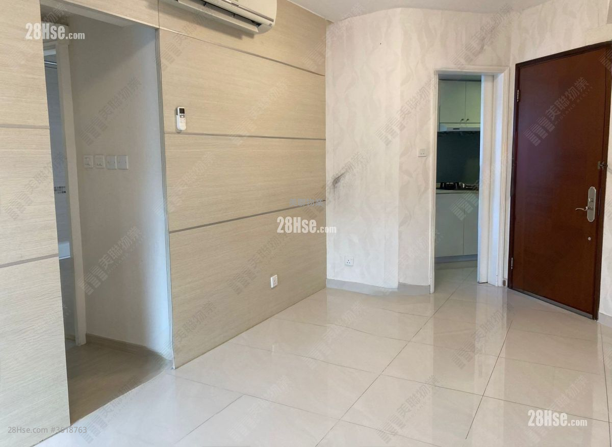 Summit Terrace Rental 437 ft² ( 40.6 m² ) Summit Terrace Rental 437 ft² ( 40.6 m² )