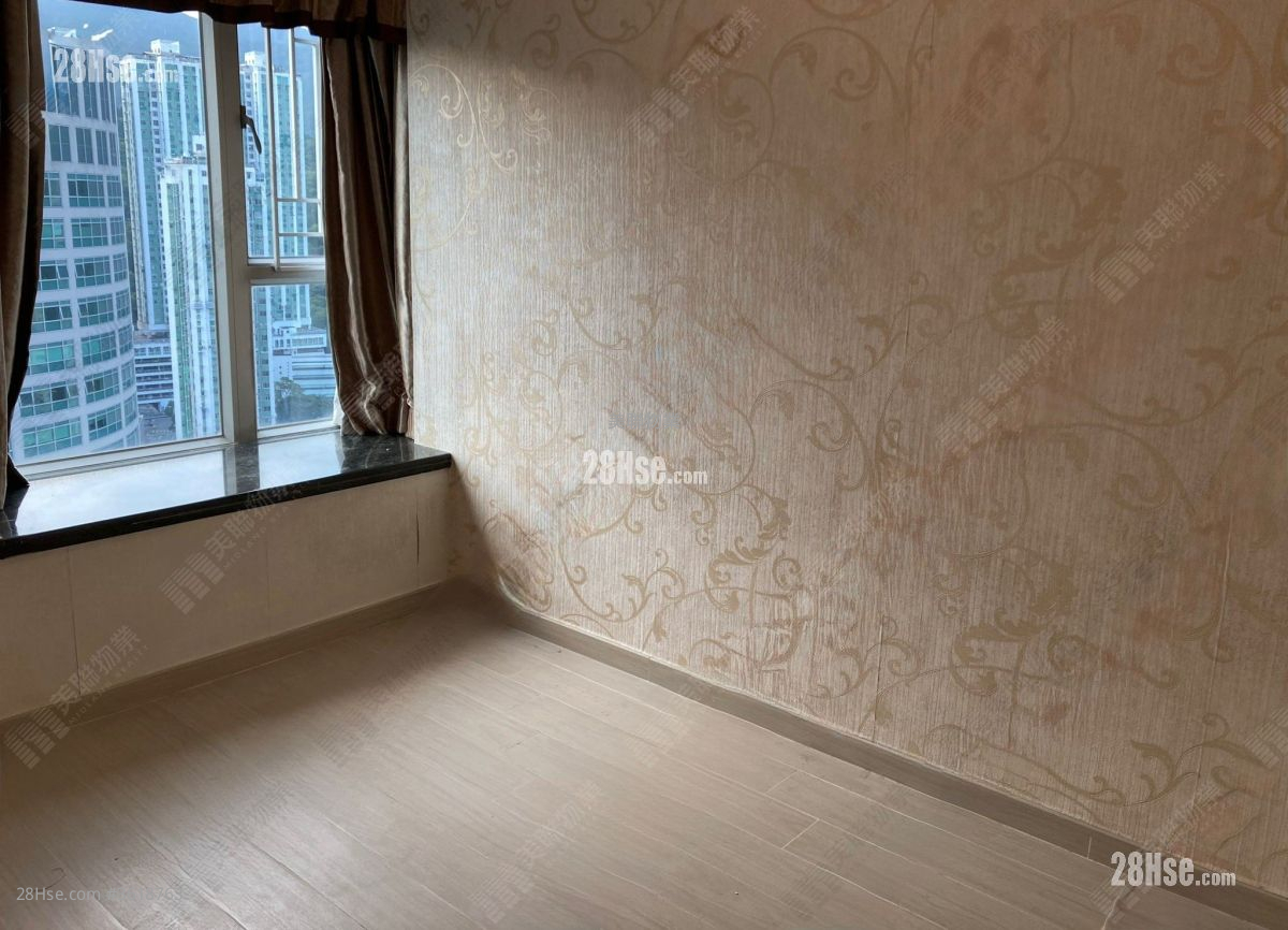 Summit Terrace Rental 437 ft² ( 40.6 m² ) Summit Terrace Rental 437 ft² ( 40.6 m² )
