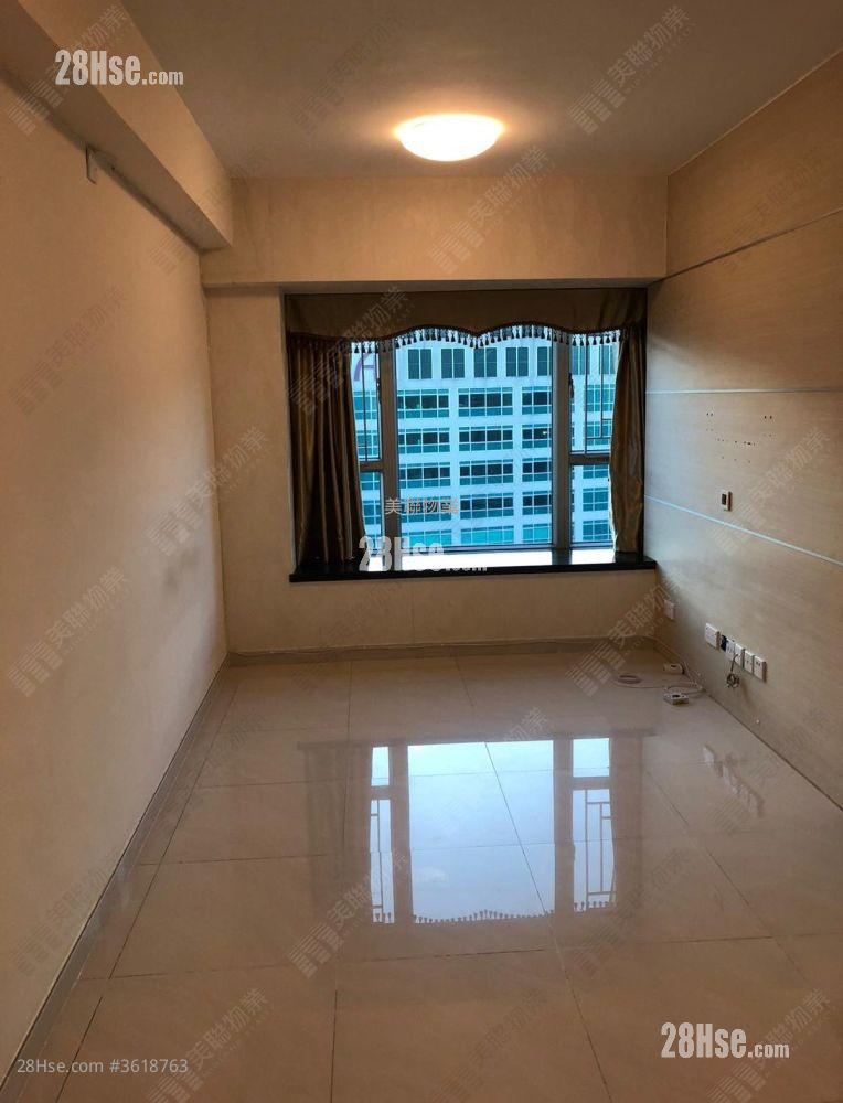Summit Terrace Rental 437 ft² ( 40.6 m² ) Summit Terrace Rental 437 ft² ( 40.6 m² )