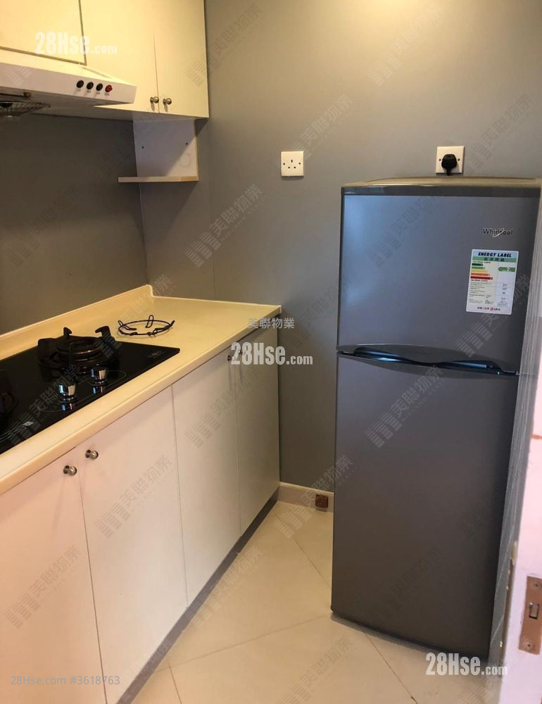 Summit Terrace Rental 437 ft² ( 40.6 m² ) Summit Terrace Rental 437 ft² ( 40.6 m² )