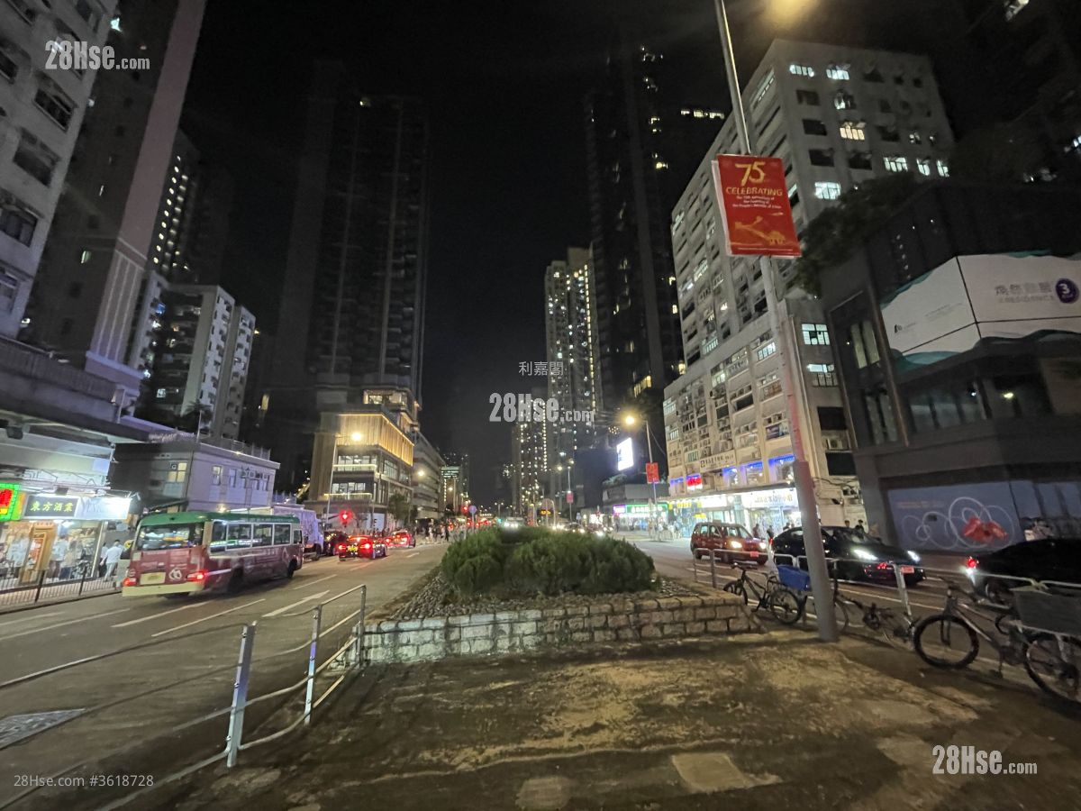 城市花园 售盘 3 房 , 2 浴室 1,029 平方尺 ( 95.6 平方米 ) 城市花园 售盘 3 房 , 2 浴室 1,029 平方尺 ( 95.6 平方米 )