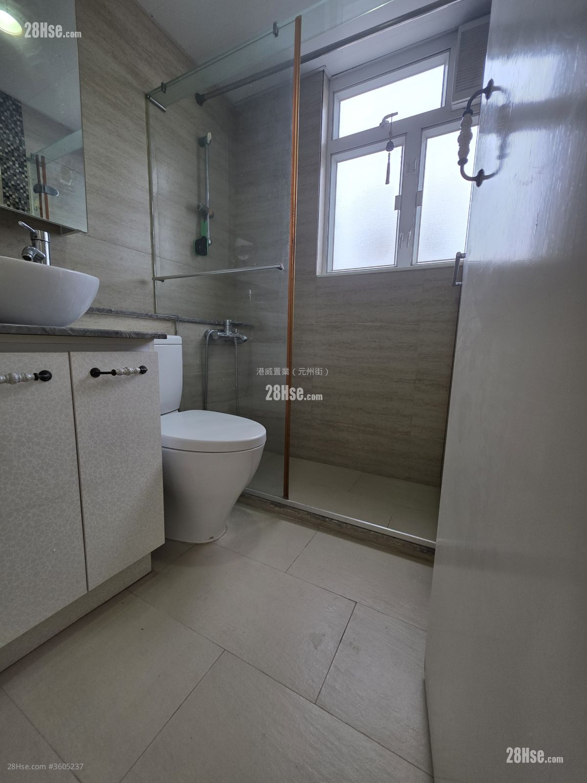 Balwin Court Sell 3 Bedrooms , 2 Bathrooms 639 ft² ( 59.4 m² )