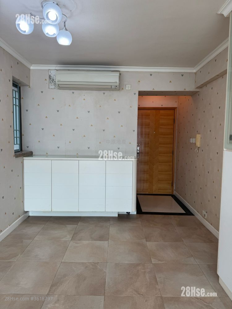 Tierra Verde Sell 3 Bedrooms , 2 Bathrooms 674 ft² ( 62.6 m² ) Tierra Verde Sell 3 Bedrooms , 2 Bathrooms 674 ft² ( 62.6 m² )