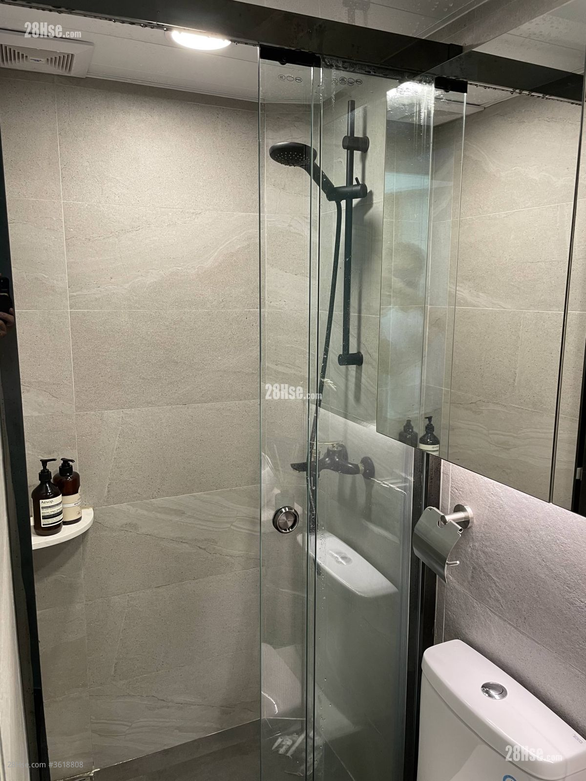 轩尼诗大楼 租盘 开放式间隔 , 1 浴室 140 平方尺 ( 13.0 平方米 ) 轩尼诗大楼 租盘 开放式间隔 , 1 浴室 140 平方尺 ( 13.0 平方米 )