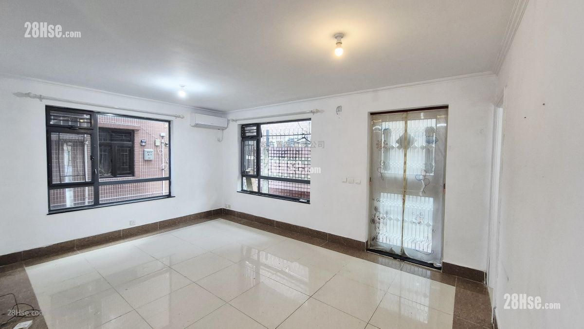 村屋 租盘 3 房 , 2 浴室 700 平方尺 ( 65.0 平方米 ) 村屋 租盘 3 房 , 2 浴室 700 平方尺 ( 65.0 平方米 )