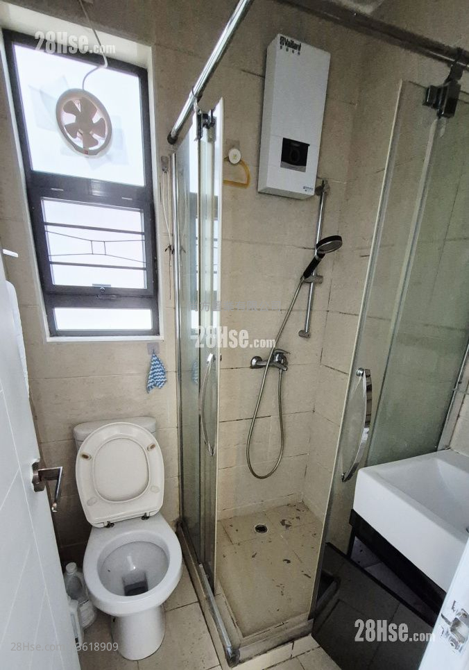 村屋 租盘 3 房 , 2 浴室 700 平方尺 ( 65.0 平方米 ) 村屋 租盘 3 房 , 2 浴室 700 平方尺 ( 65.0 平方米 )