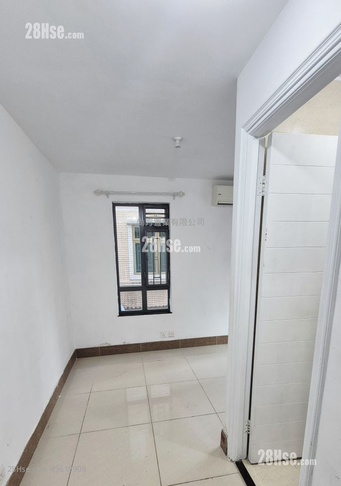 村屋 租盘 3 房 , 2 浴室 700 平方尺 ( 65.0 平方米 ) 村屋 租盘 3 房 , 2 浴室 700 平方尺 ( 65.0 平方米 )