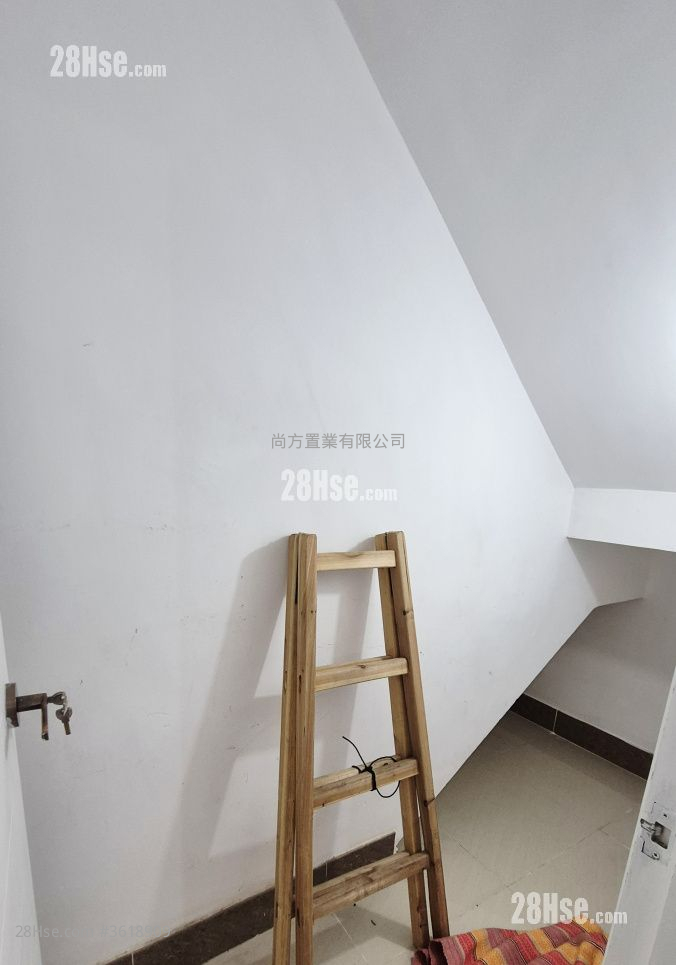 村屋 租盘 3 房 , 2 浴室 700 平方尺 ( 65.0 平方米 ) 村屋 租盘 3 房 , 2 浴室 700 平方尺 ( 65.0 平方米 )