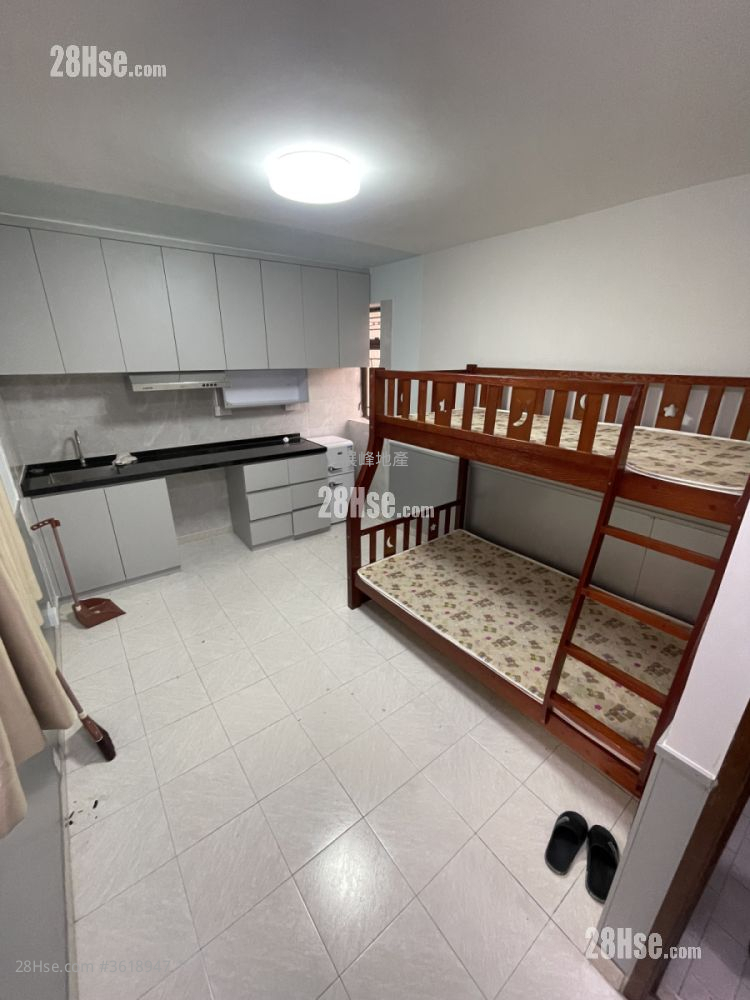 村屋 租盘 开放式间隔 , 1 浴室 200 平方尺 ( 18.6 平方米 ) 村屋 租盘 开放式间隔 , 1 浴室 200 平方尺 ( 18.6 平方米 )