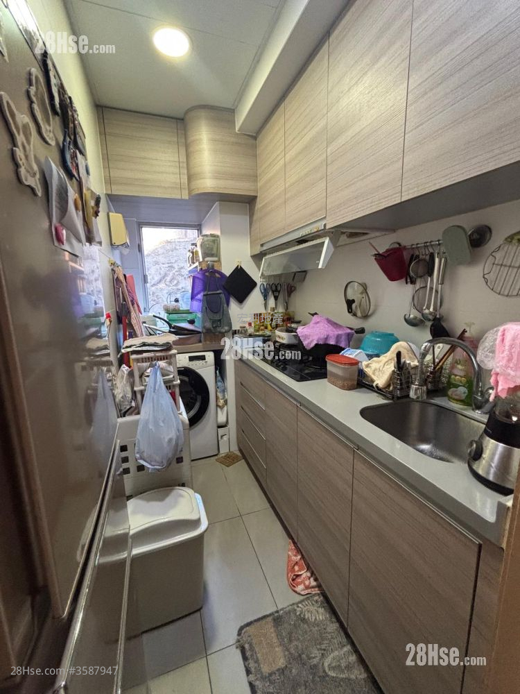 Greenwood Terrace Sell 2 Bedrooms , 1 Bathroom 536 ft² ( 49.8 m² )