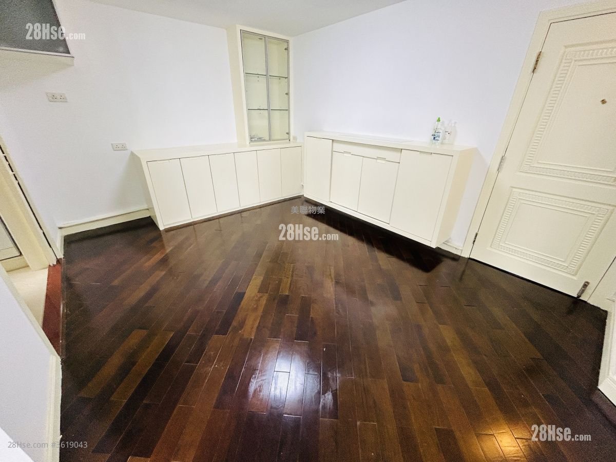 Taikoo Shing Sell 4 Bedrooms , 2 Bathrooms 1,072 ft² ( 99.6 m² ) Taikoo Shing Sell 4 Bedrooms , 2 Bathrooms 1,072 ft² ( 99.6 m² )