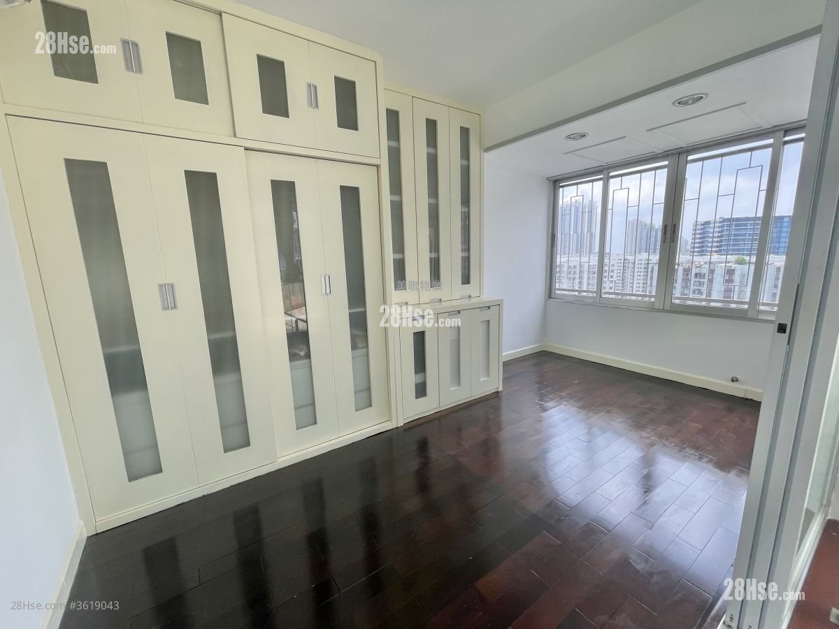 Taikoo Shing Sell 4 Bedrooms , 2 Bathrooms 1,072 ft² ( 99.6 m² ) Taikoo Shing Sell 4 Bedrooms , 2 Bathrooms 1,072 ft² ( 99.6 m² )