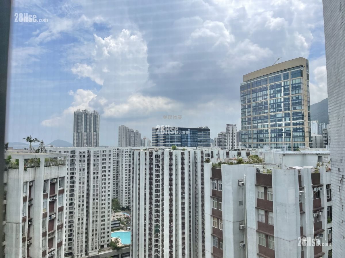 Taikoo Shing Sell 4 Bedrooms , 2 Bathrooms 1,072 ft² ( 99.6 m² ) Taikoo Shing Sell 4 Bedrooms , 2 Bathrooms 1,072 ft² ( 99.6 m² )