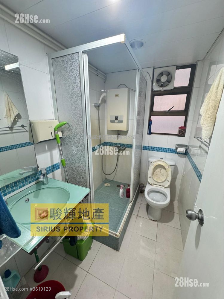Hai Xin Mansion Sell 3 Bedrooms , 2 Bathrooms 596 ft² ( 55.4 m² ) Hai Xin Mansion Sell 3 Bedrooms , 2 Bathrooms 596 ft² ( 55.4 m² )