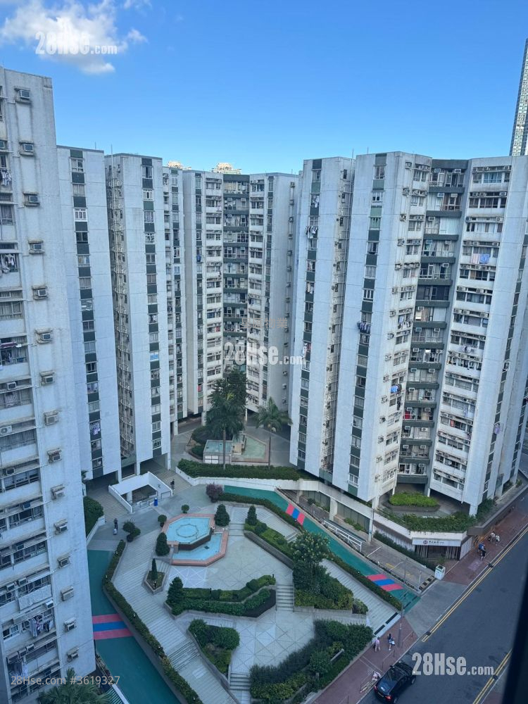 Whampoa Garden Rental 4 Bedrooms , 2 Bathrooms 755 ft² ( 70.1 m² ) Whampoa Garden Rental 4 Bedrooms , 2 Bathrooms 755 ft² ( 70.1 m² )