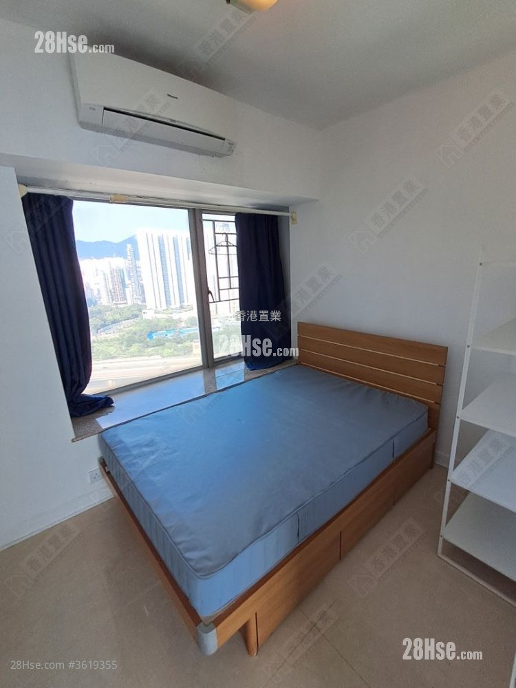 Hampton Place Rental 2 Bedrooms , 1 Bathroom 429 ft² ( 39.9 m² ) Hampton Place Rental 2 Bedrooms , 1 Bathroom 429 ft² ( 39.9 m² )