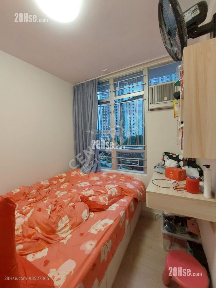 Kam Fung Court Sell 2 Bedrooms , 1 Bathroom 435 ft² ( 40.4 m² ) Kam Fung Court Sell 2 Bedrooms , 1 Bathroom 435 ft² ( 40.4 m² )