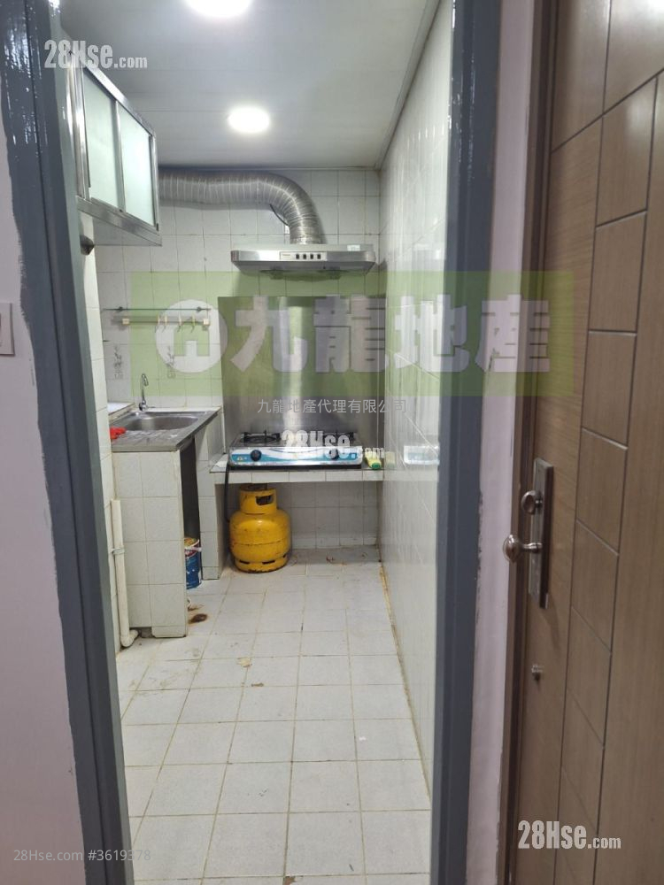 五联大厦 租盘 3 房 , 1 浴室 352 平方尺 ( 32.7 平方米 ) 五联大厦 租盘 3 房 , 1 浴室 352 平方尺 ( 32.7 平方米 )