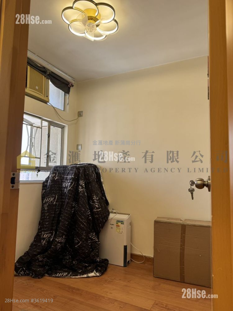 德强苑 售盘 2 房 , 1 浴室 404 平方尺 ( 37.5 平方米 ) 德强苑 售盘 2 房 , 1 浴室 404 平方尺 ( 37.5 平方米 )